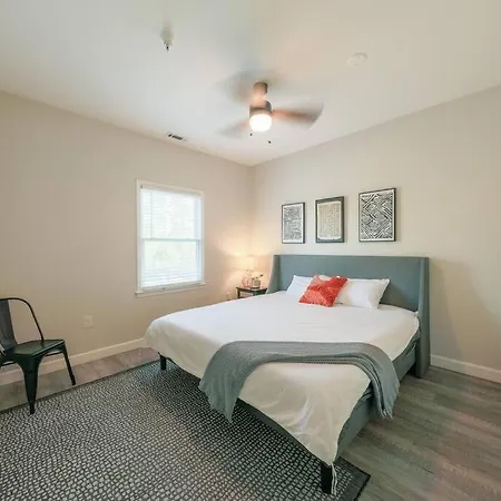 Trendy 2br Unit With King Beds And Optional Parking Near Broadway, Downtown & Hospitals *