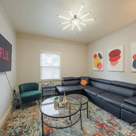 Apartment City-style Comfort 1br With King Bed And Optional Parking Close To Broadway, Downtown, Centennial Park Nashville