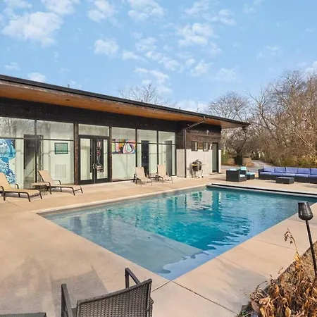 Unique Modern Ranch W Year Round Pool And Hot Tub *