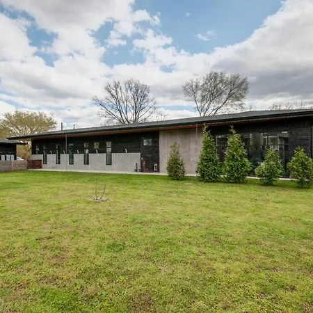 Unique Modern Ranch W Year Round Pool And Hot Tub Holiday home Nashville