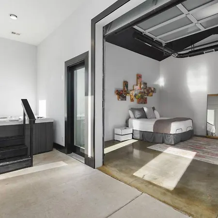 Holiday home Unique Modern Ranch W Year Round Pool And Hot Tub