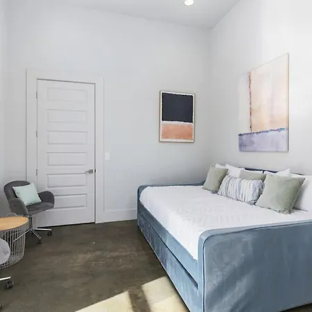 Unique Modern Ranch W Year Round Pool And Hot Tub * Nashville