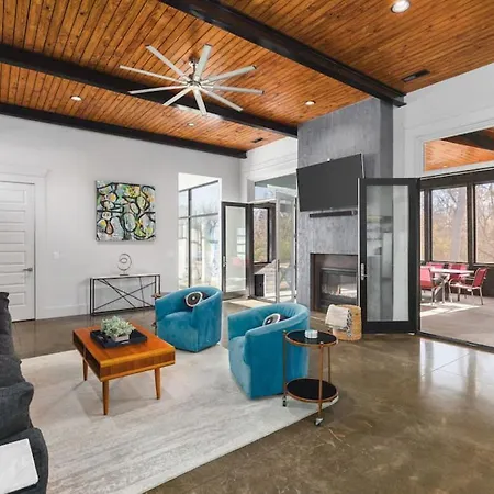Holiday home Unique Modern Ranch W Year Round Pool And Hot Tub Nashville