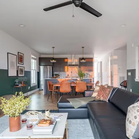 Linda Emmylou Patsy By Avantstay 3 Unit Buyout W 11br In Heart Of Apartment