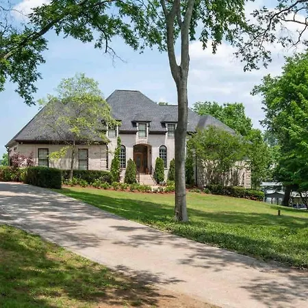 Holiday home Luxury@lake Mansion Pool/hot Tub For Discerning Tastes