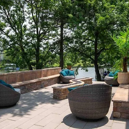 Luxury@lake Mansion Pool/hot Tub For Discerning Tastes *
