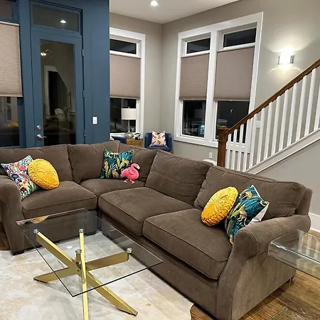 Glitz & Guitars I Stylish 3br With Rooftop Hot Tub In East Nashville