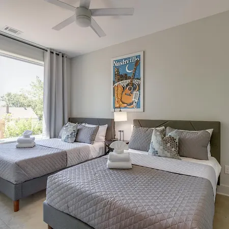 East Nash Oasis - 13 Beds - Going Fast * Nashville