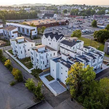 Holiday home Southern & Style-2 Townhomes-7 Mins To Broadway Nashville
