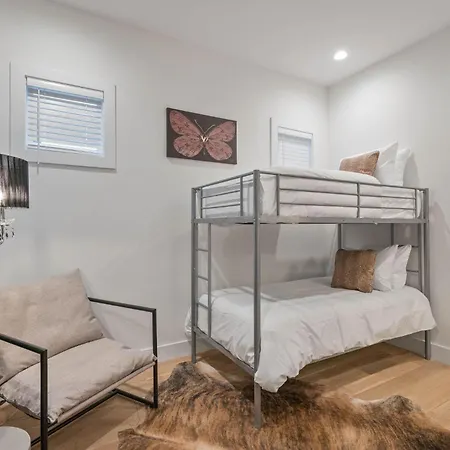 Eternal Emerald - 2 Homes - Minutes To Broadway