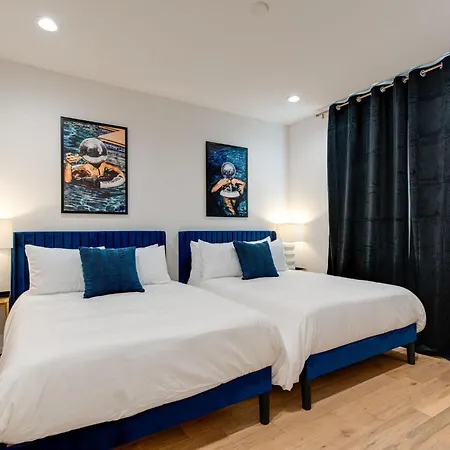 Eternal Emerald - 2 Homes - Minutes To Broadway Holiday home