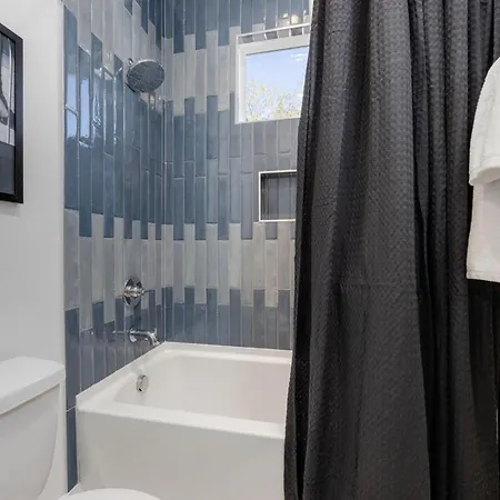 Modern Monroe - Private Rooftop - Minutes To Broadway Nashville