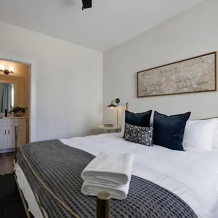 Holiday home Southern & Style-2 Townhomes-7 Mins To Broadway Nashville