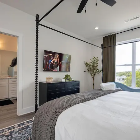 Southern & Style-2 Townhomes-7 Mins To Broadway