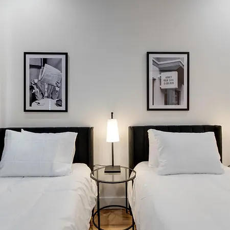 Holiday home Modern Monroe - Private Rooftop - Minutes To Broadway *
