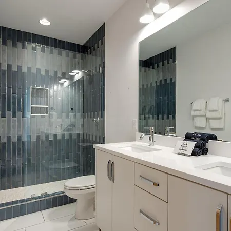 Modern Monroe - Private Rooftop - Minutes To Broadway *