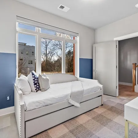 Trinity Skyline-rooftop Deck-7 Mins To Broadway *