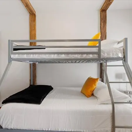 Music Town - Gorgeous Germantown Apartment *