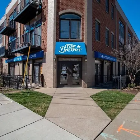 Music Town - Gorgeous Germantown Apartment