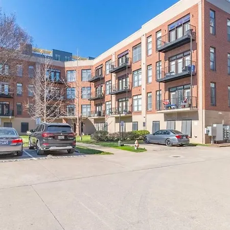 Music Town - Gorgeous Germantown Apartment *