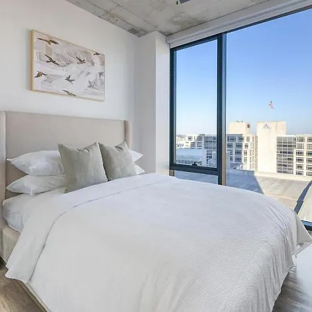 Landing - Modern With Amazing Amenities Apartment