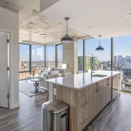 Landing - Modern With Amazing Amenities Apartment