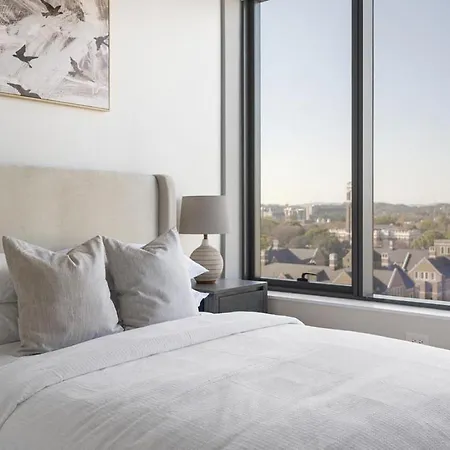 Landing - Modern With Amazing Amenities Apartment