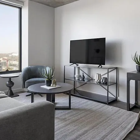 Landing - Modern With Amazing Amenities