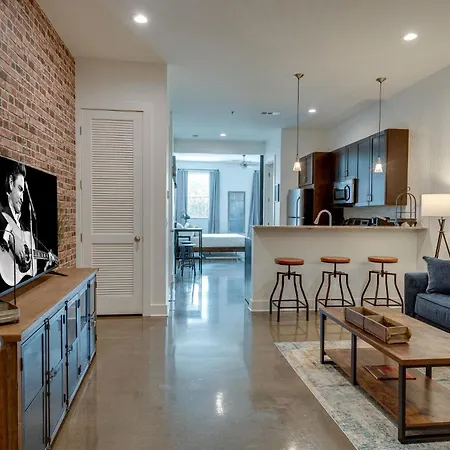 Lofts At 30th - Rustic Music Holiday home