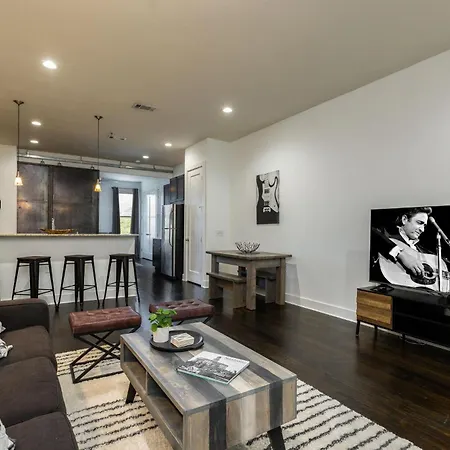 Lofts At 30th - Contemporary Muse - Minutes To Broadway *