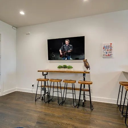 Lofts At 30th - Electric Geometric - 6 Mins To Broadway Holiday home *