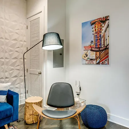 Holiday home Lofts At 30th - Electric Geometric - 6 Mins To Broadway