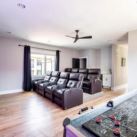 Holiday home Country Ensemble - Sleeps 24 - Elevator & Theater Nashville