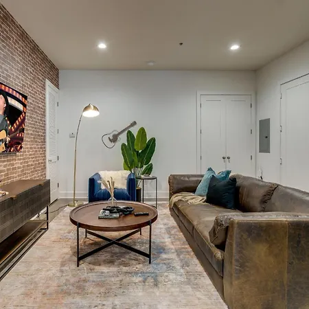 Holiday home Lofts At 30th - Urban Row - Mins To Downtown *