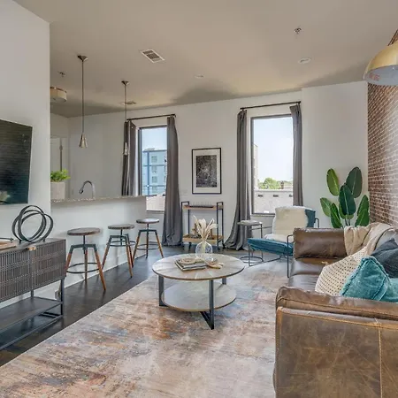 3 Luxury Loft Units - Mins To Broadway - Sleeps 15 Holiday home *