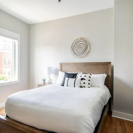 Triple Luxe - Sleeps 36 - Three Lavish Midtown Homes