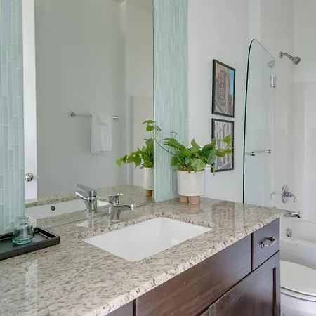 3 Luxury Loft Units - Mins To Broadway - Sleeps 15 * Nashville