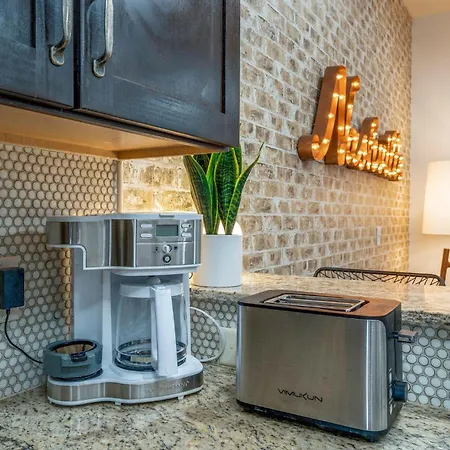 Holiday home 3 Luxury Loft Units - Mins To Broadway - Sleeps 15 Nashville