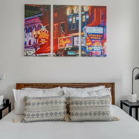 Lofts At 30th - Rustic Music Holiday home *