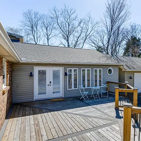Holiday home Pet-friendly Getaway 15 Mi To Downtown *