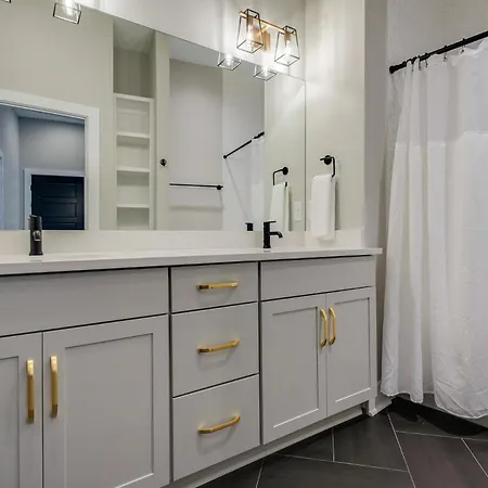 Midtown Luxe - 2 Premium Town Homes - Rooftop Hot Tub * Nashville