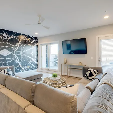 Holiday home Midtown Luxe - 2 Premium Town Homes - Rooftop Hot Tub