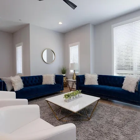 Midtown Luxe - 2 Premium Town Homes - Rooftop Hot Tub *
