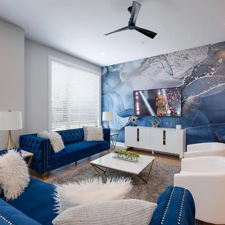 Holiday home Midtown Luxe - 2 Premium Town Homes - Rooftop Hot Tub