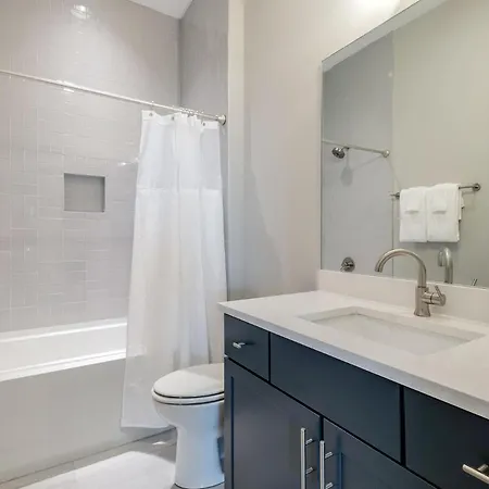 Midtown Luxe - 2 Premium Town Homes - Rooftop Hot Tub