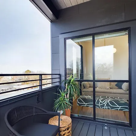 Sly Fox-private Balcony-12 South Holiday home Nashville