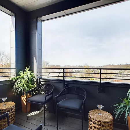 Sly Fox-private Balcony-12 South