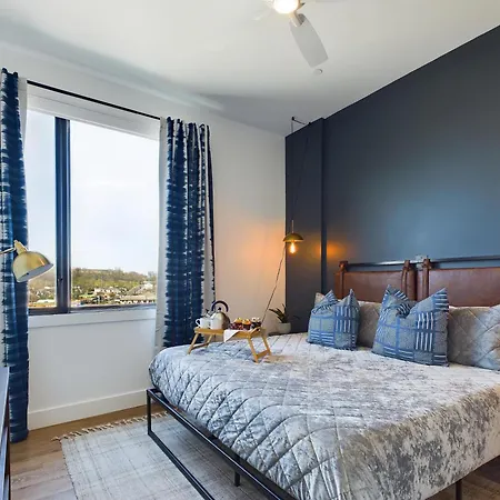 Sly Fox-private Balcony-12 South Holiday home Nashville
