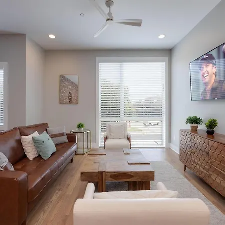 Holiday home Musicians Muse - Mins To Broadway - Private Rooftop *