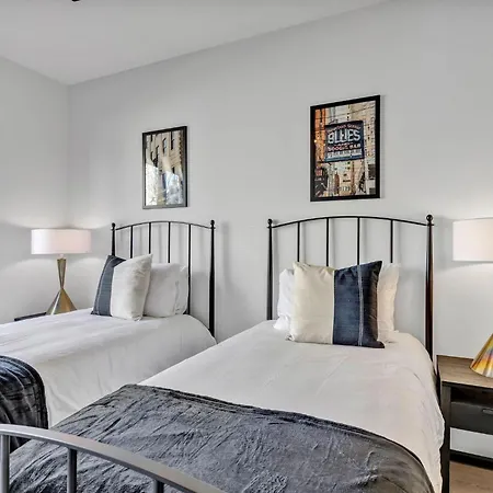 Southern Athens - Odyssey - Heart Of Midtown * Nashville
